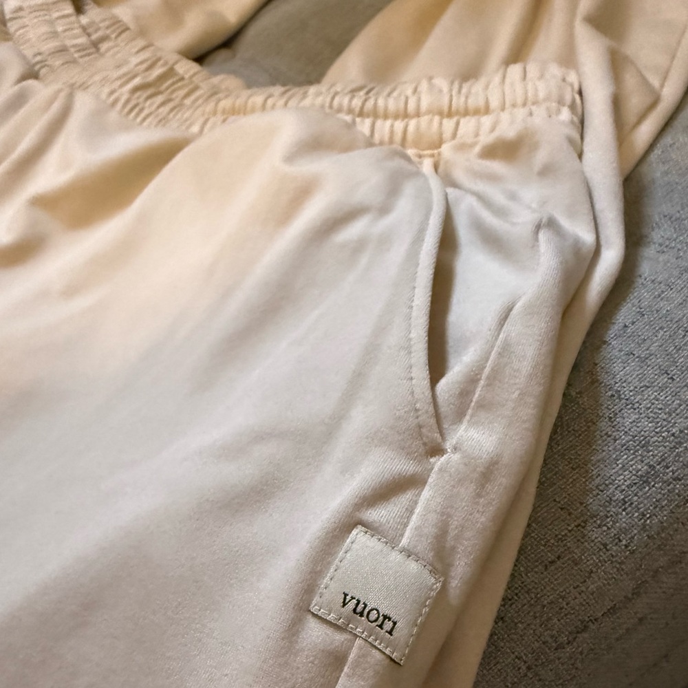 2pc✨Vuori Halo Hoodie & Boyfriend Cargo Jogger Medium LIKE NEW Soft! Retail $218 - Picture 7 of 15